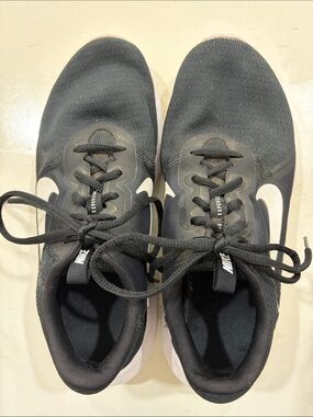 Nike Women’s sneakers size 8